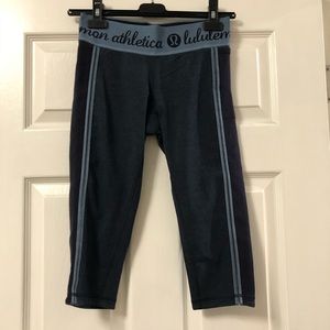 Lululemon Blue Crop Leggings Size 6
